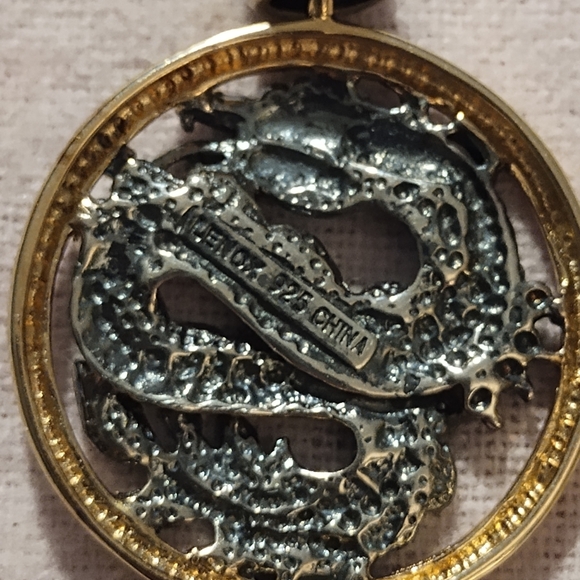 Elegant Gold and Silver Dragon Pendant Necklace Lenox 925 - Picture 3 of 4